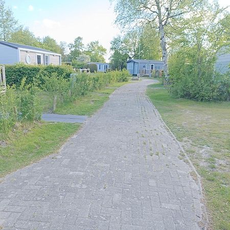 Bj Chalets - Robbengat 85 - Gezellige Chalet Op Vakantiepark Lauwersoog! Vroege Incheck! Met Airco! Екстериор снимка