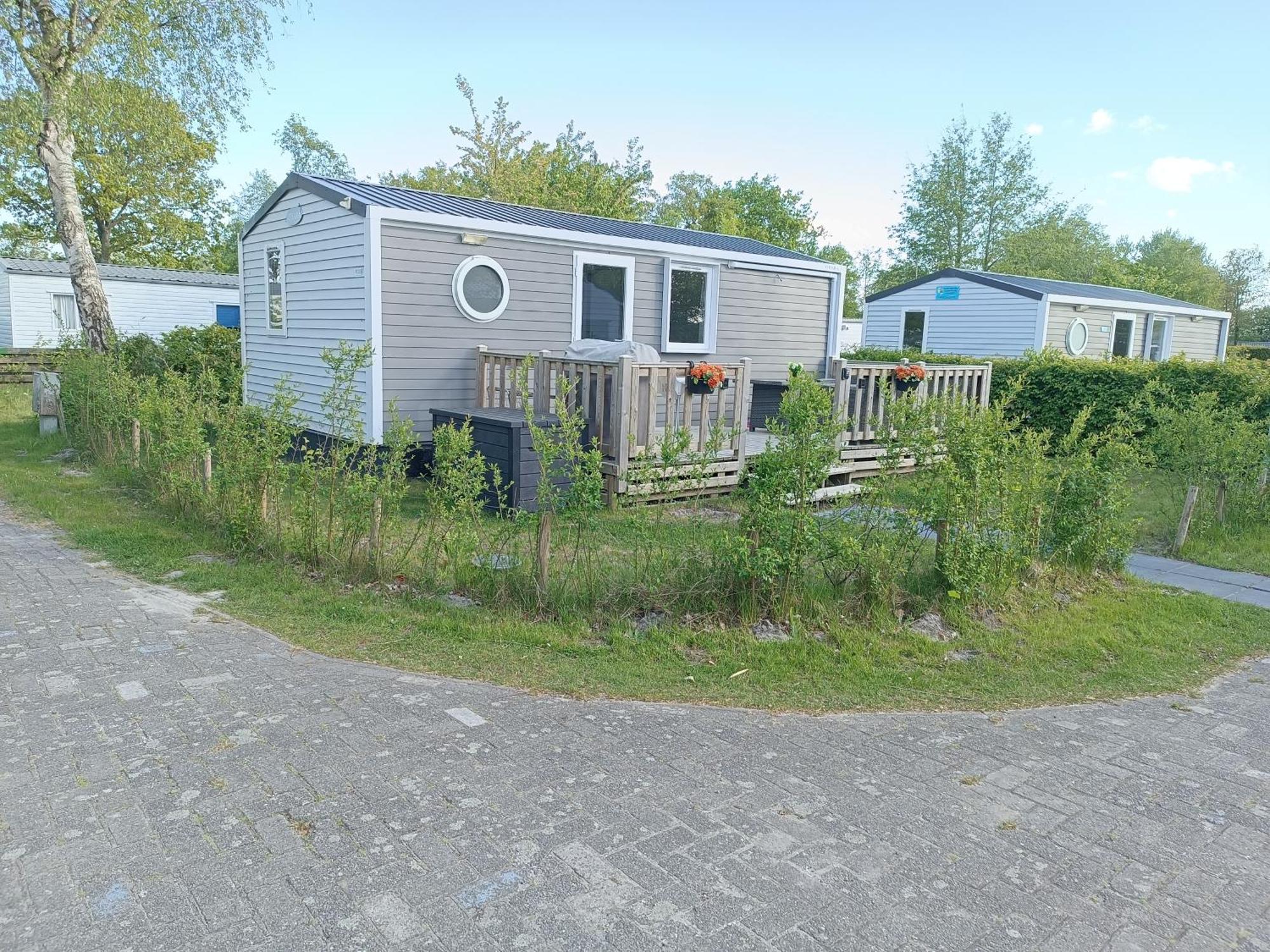 Bj Chalets - Robbengat 85 - Gezellige Chalet Op Vakantiepark Lauwersoog! Vroege Incheck! Met Airco! Екстериор снимка